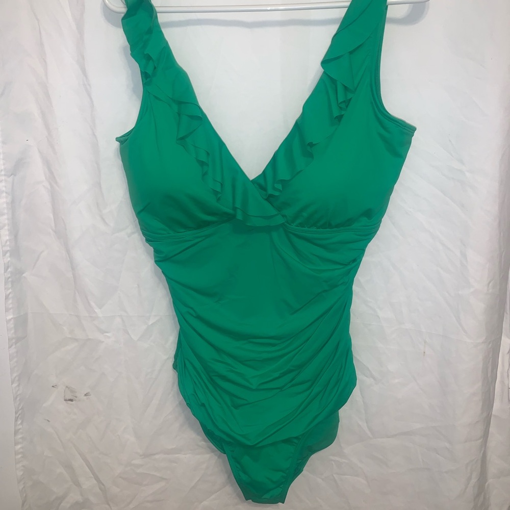 LRL Underwire Ruffle Surplice V-Neck One Pc swimsuit green Size 16